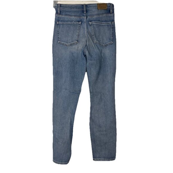 BKE Mom Jean High Rise Light Wash Destroyed Distressed Sz 26 X 27.5 - Picture 6 of 13